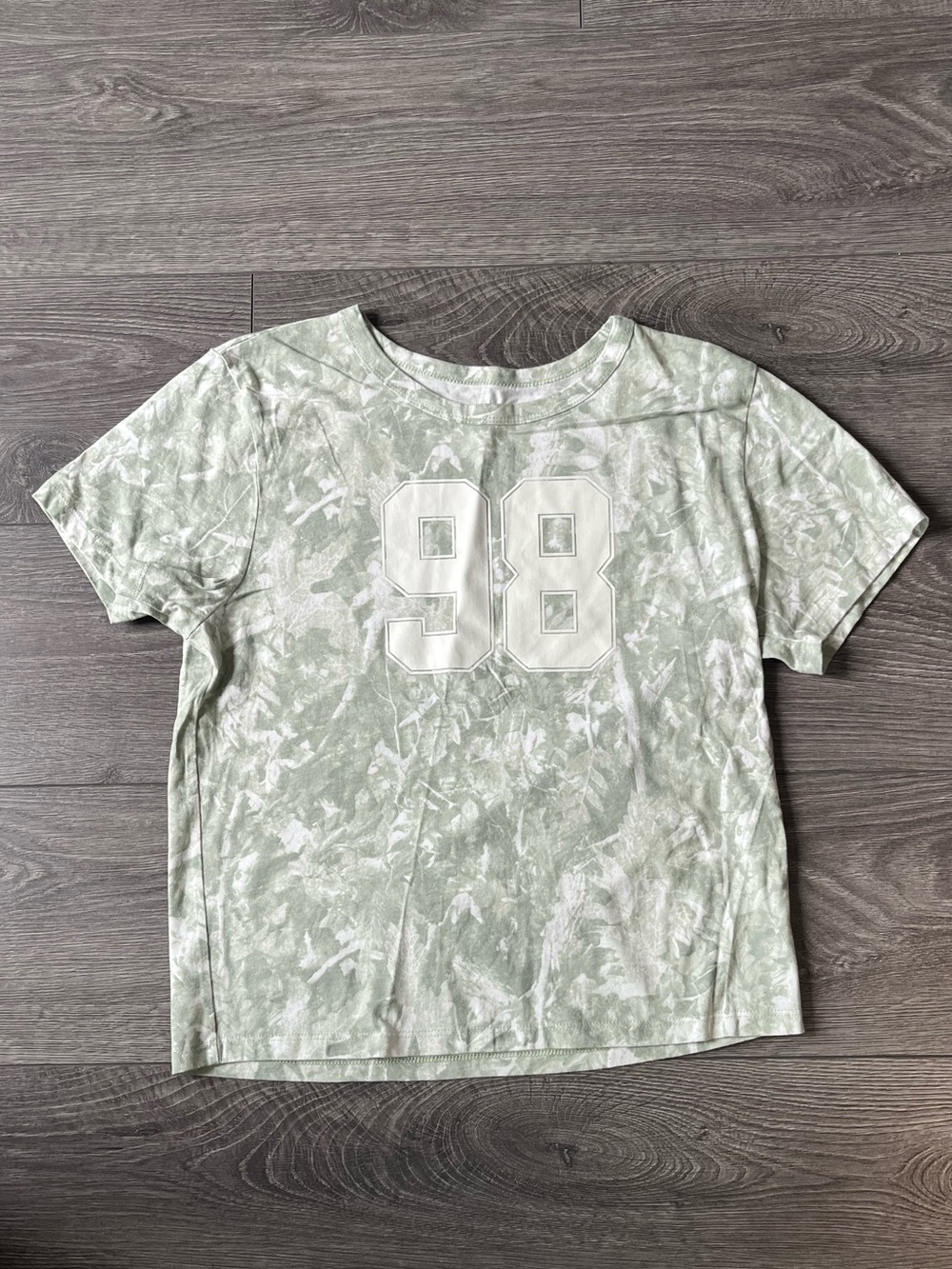 100% Cotton Cropped Athletic Tee with '98' Graphic - Sage Green Camo (leaves)